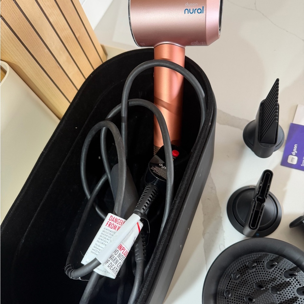 Dyson Supersonic Nural™ hair dryer
(Amber silk) - Picture 3 of 3